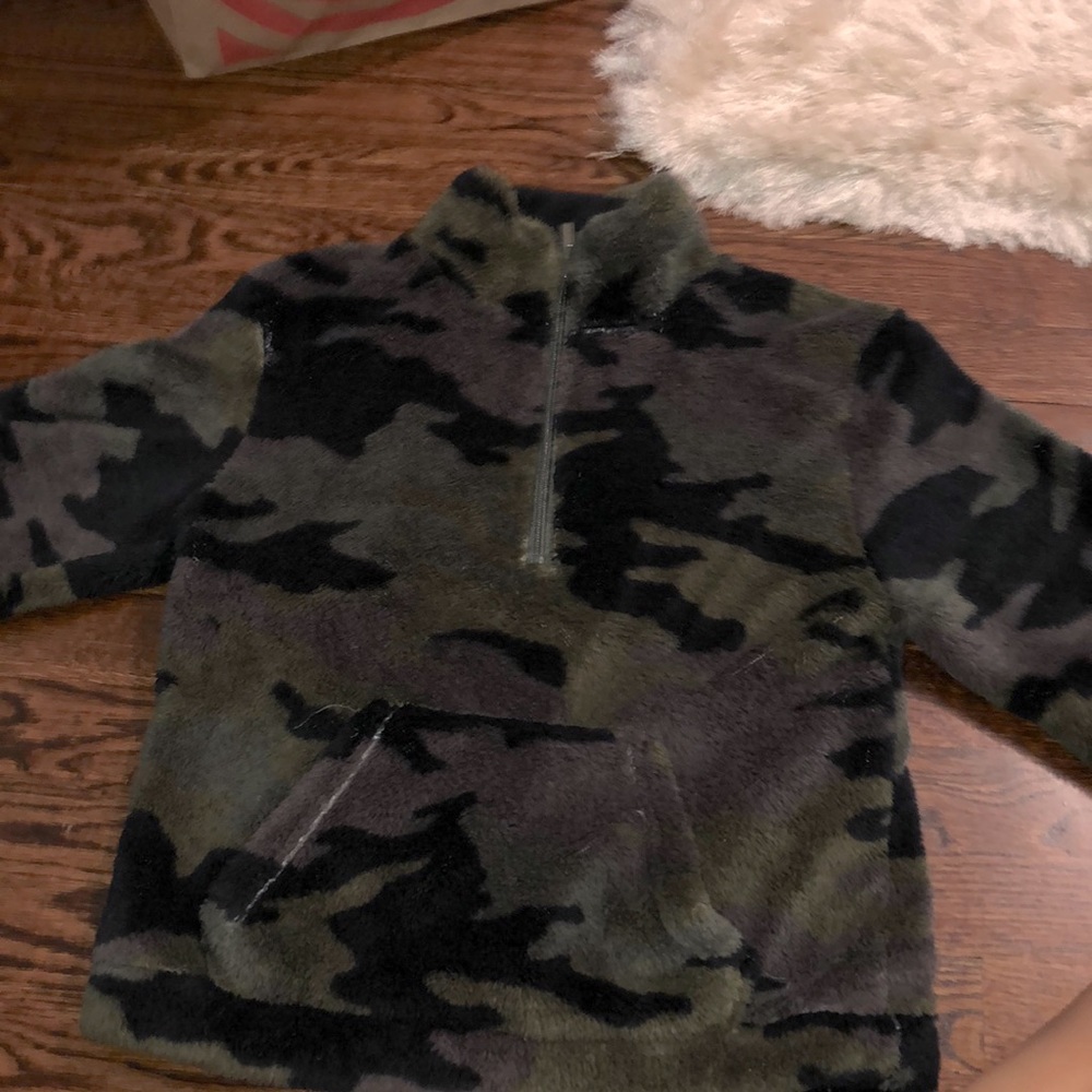 Aeropostale Women’s Pullover
